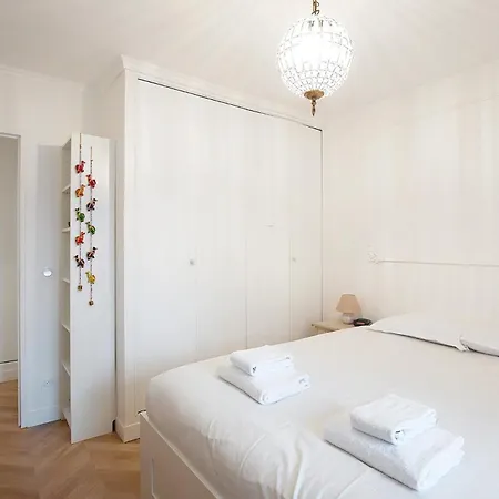 Guestready - Spacious For 2 - 17th Apartment Paris